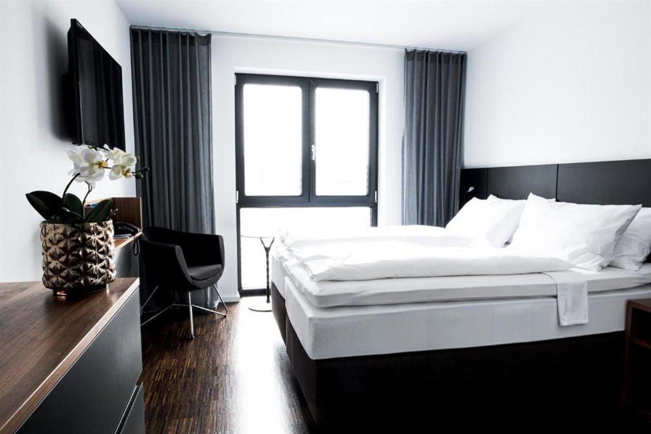&Repeat Koeln Airport Hotel Exterior foto